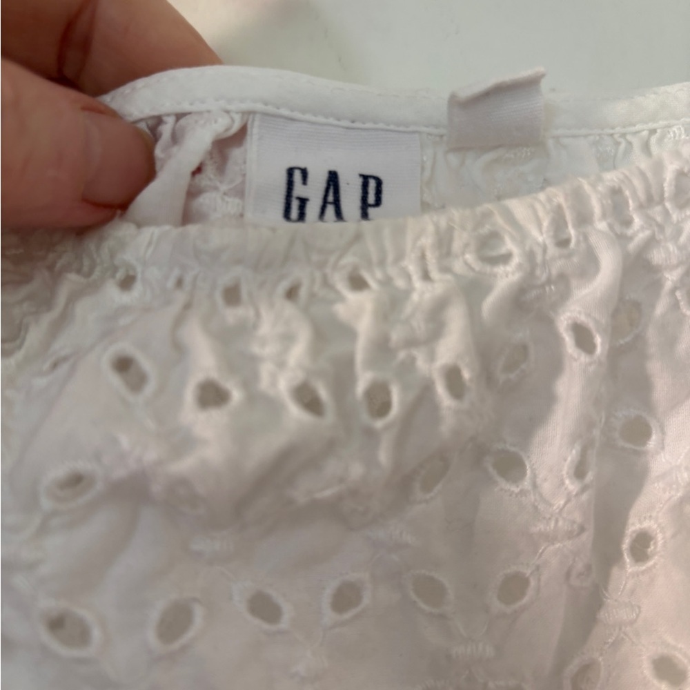 White Eyelet Top Size Large Flutter Sleeves Sku 3 - image 4